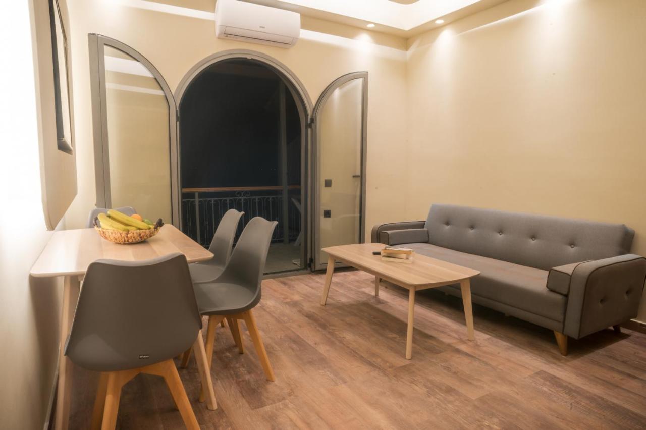 אכיליון Seven Keys Luxury Suites מראה חיצוני תמונה