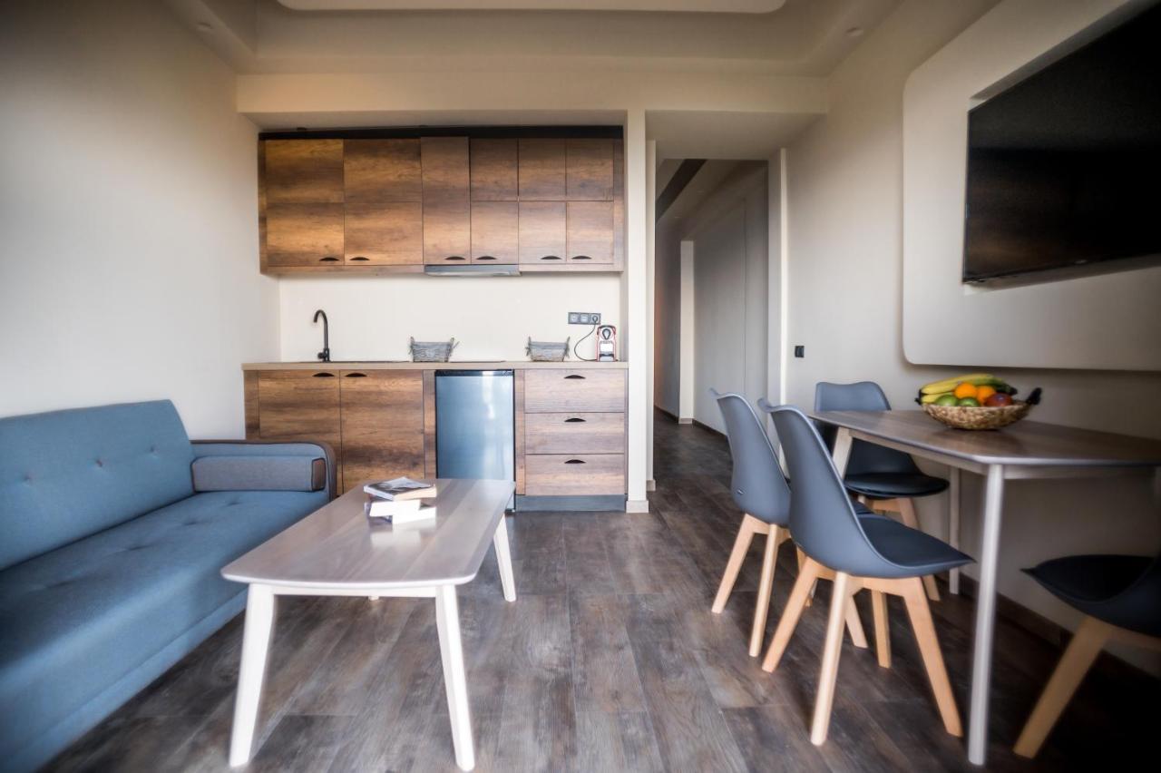 אכיליון Seven Keys Luxury Suites מראה חיצוני תמונה