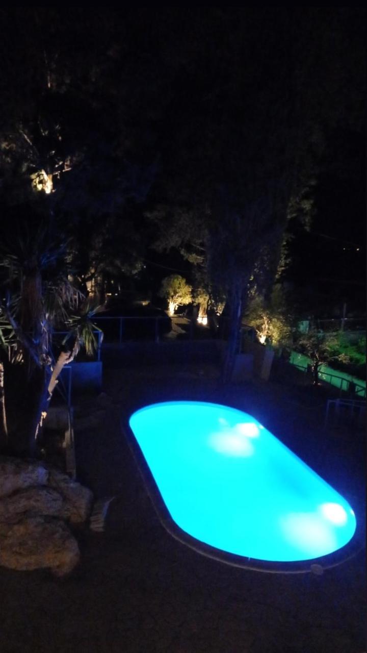 אכיליון Seven Keys Luxury Suites מראה חיצוני תמונה